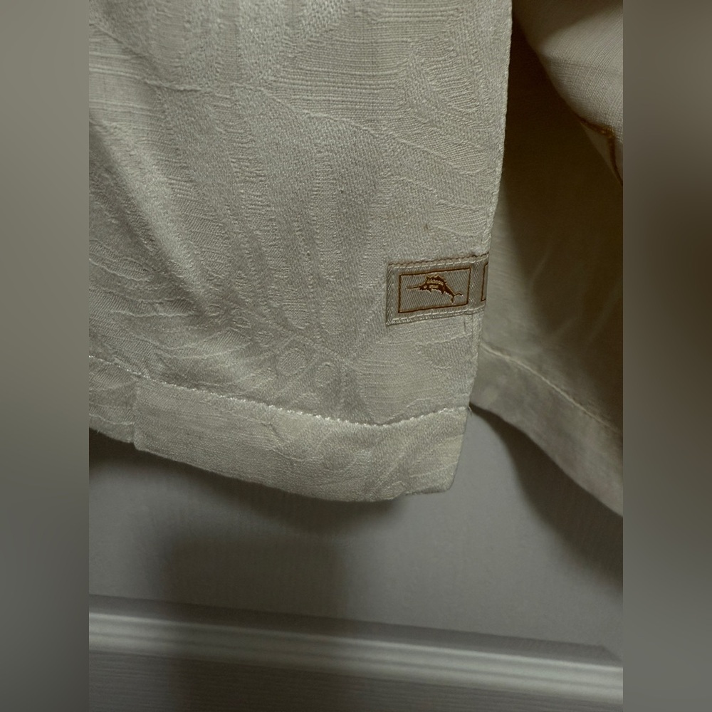 Tommy Bahama 100%‎ Silk Shirt Men’s XL Sketched Tropics Cream Embroidered floral - Picture 6 of 16